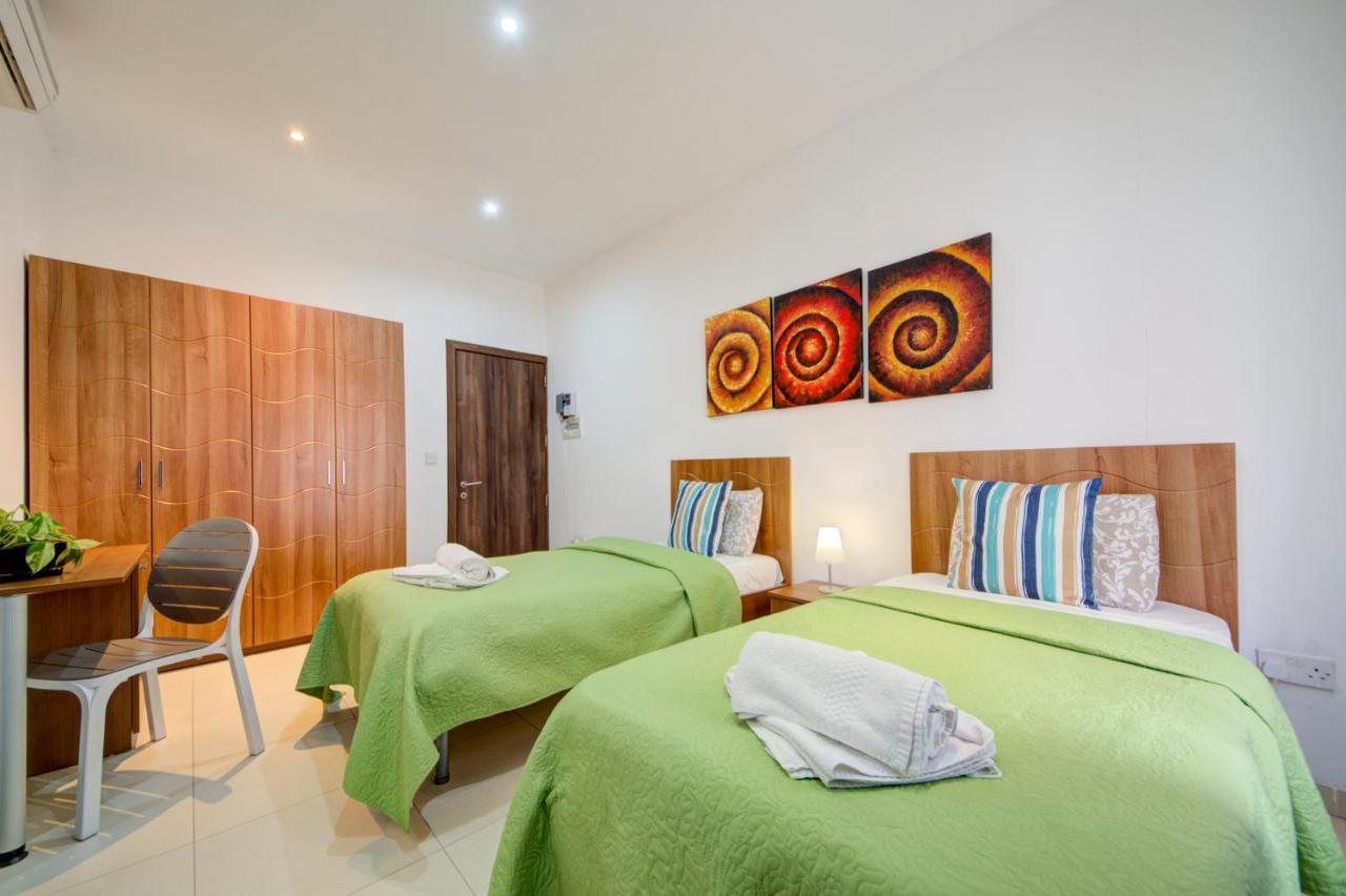 Saint Julian's St Julians 2 Bedroom Apartment With Commanding Seaviews By Shortletsmalta מראה חיצוני תמונה
